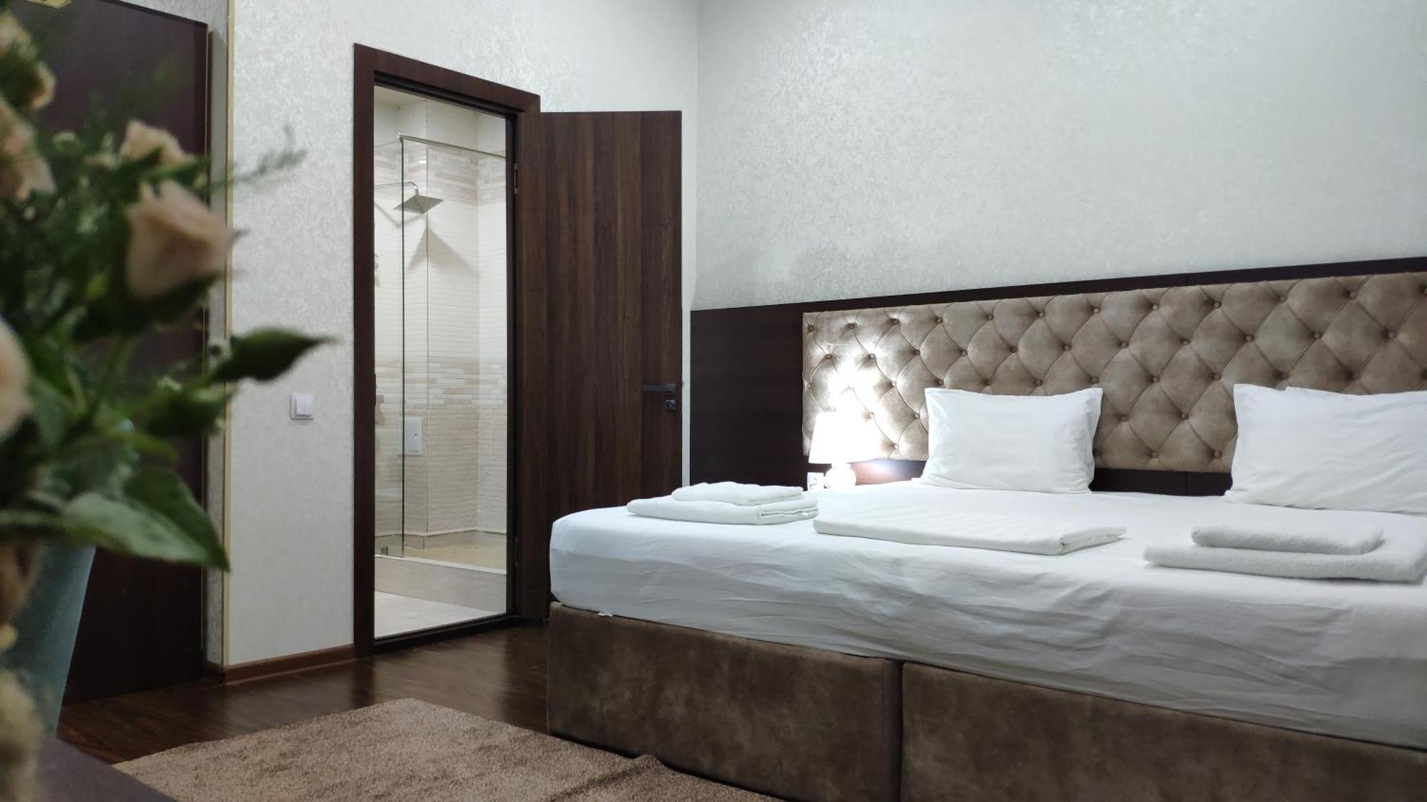 Grand Turon Plaza Hotel Tashkent Bagian luar foto