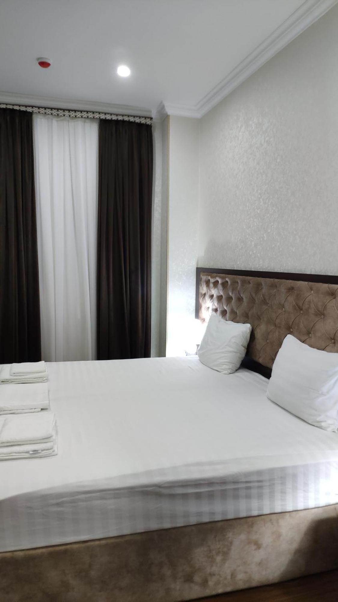 Grand Turon Plaza Hotel Tashkent Bagian luar foto