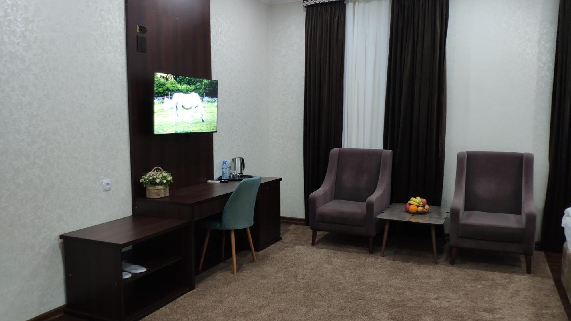 Grand Turon Plaza Hotel Tashkent Bagian luar foto
