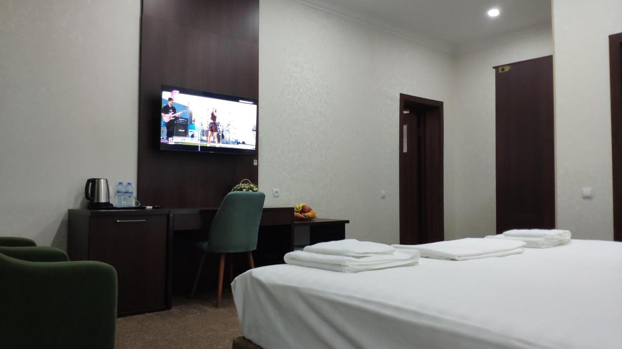 Grand Turon Plaza Hotel Tashkent Bagian luar foto